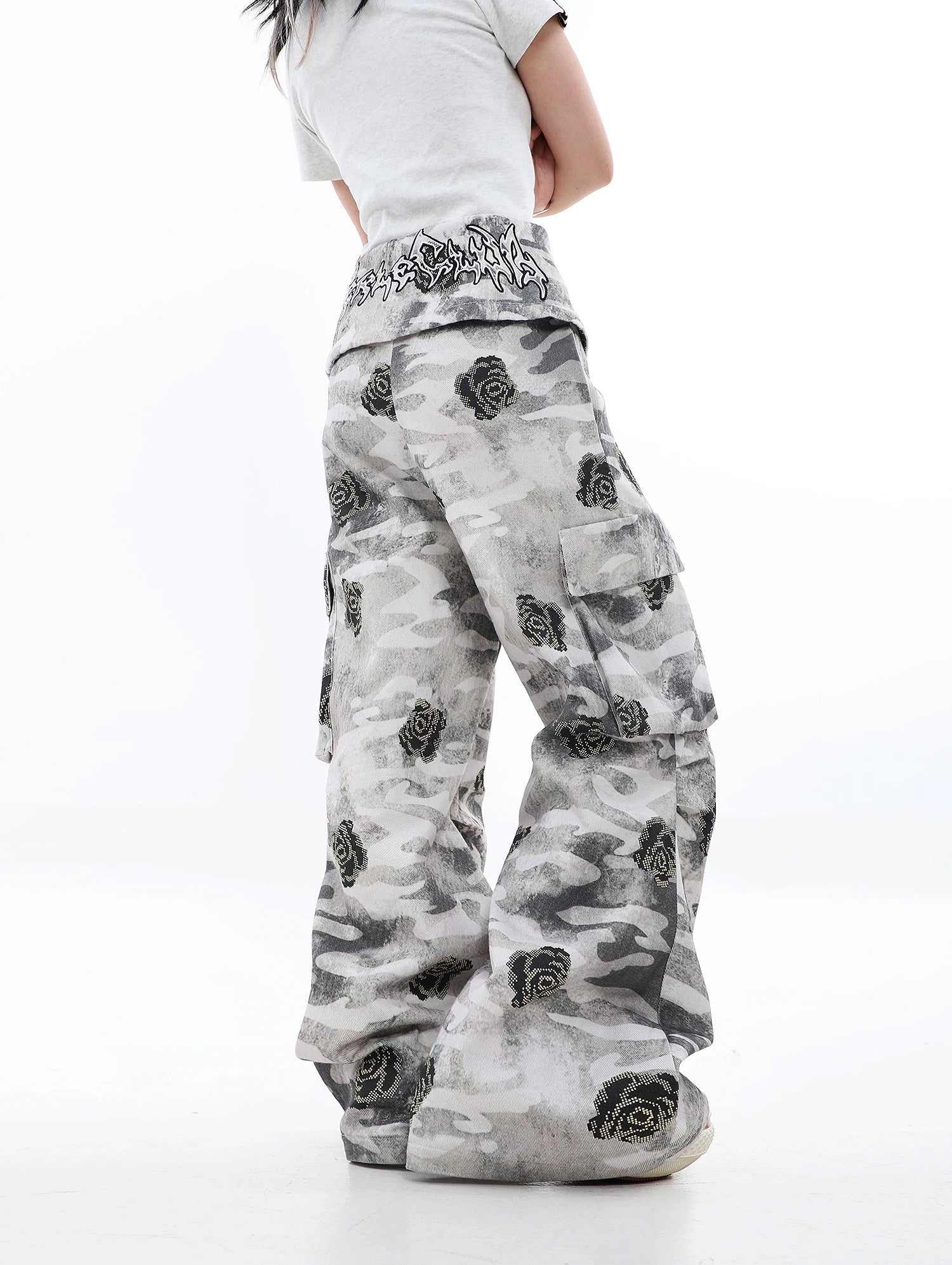 【26s Apr.】Ghost Rose Camo Cargo Pants