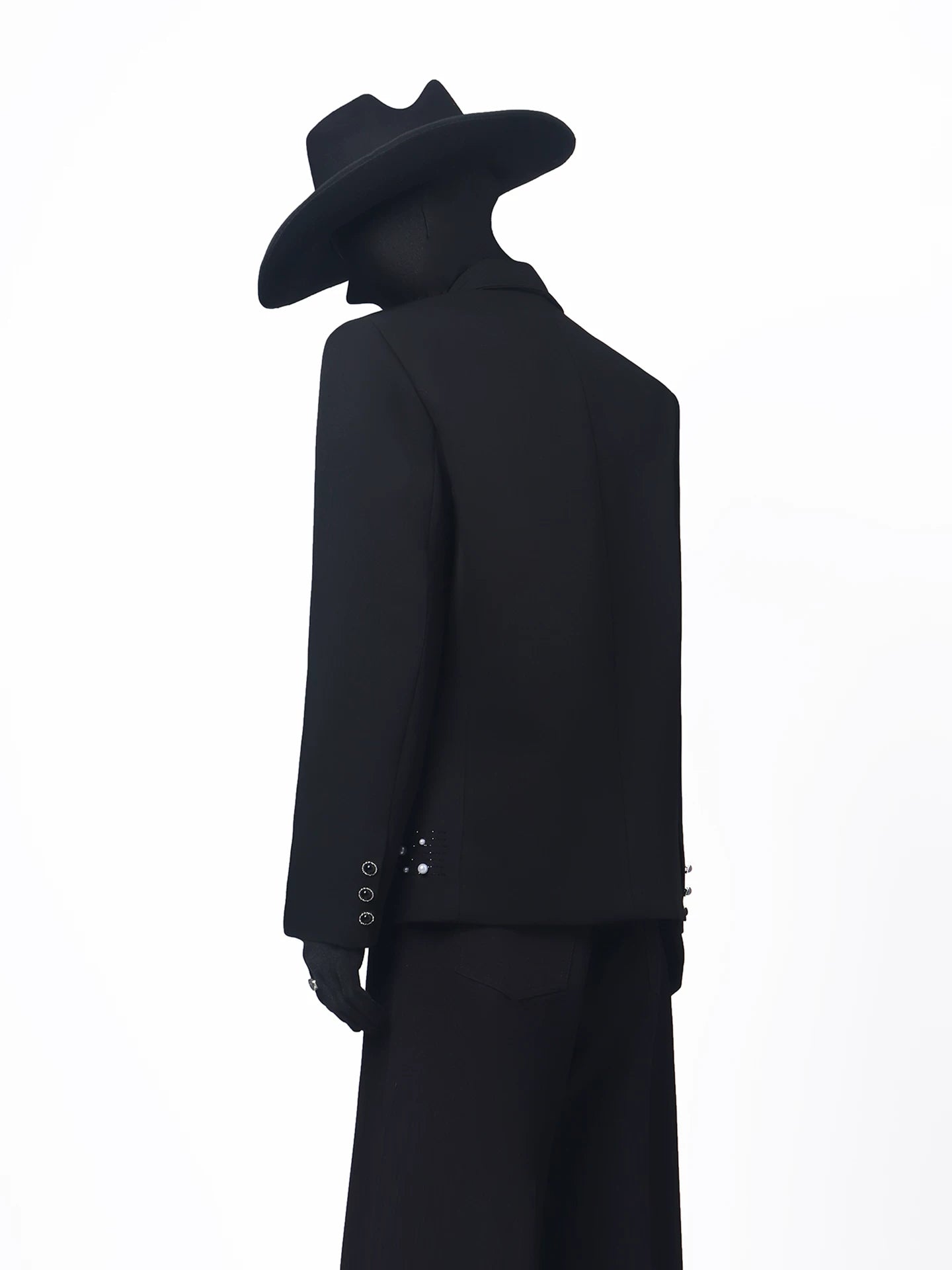 【26s May.】Pearl Embellished Heavy Detail Black Blazer