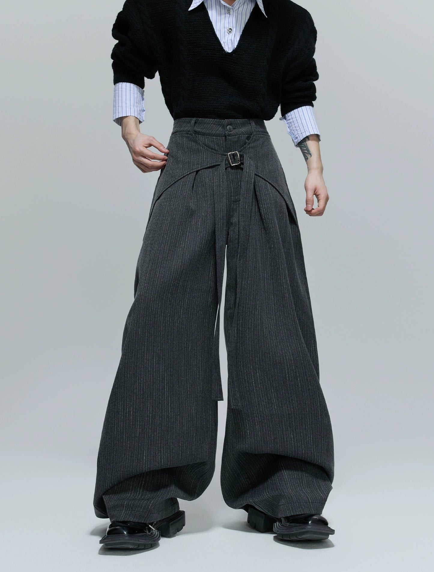 【25s Nov.】Vertical Striped Draped Trousers