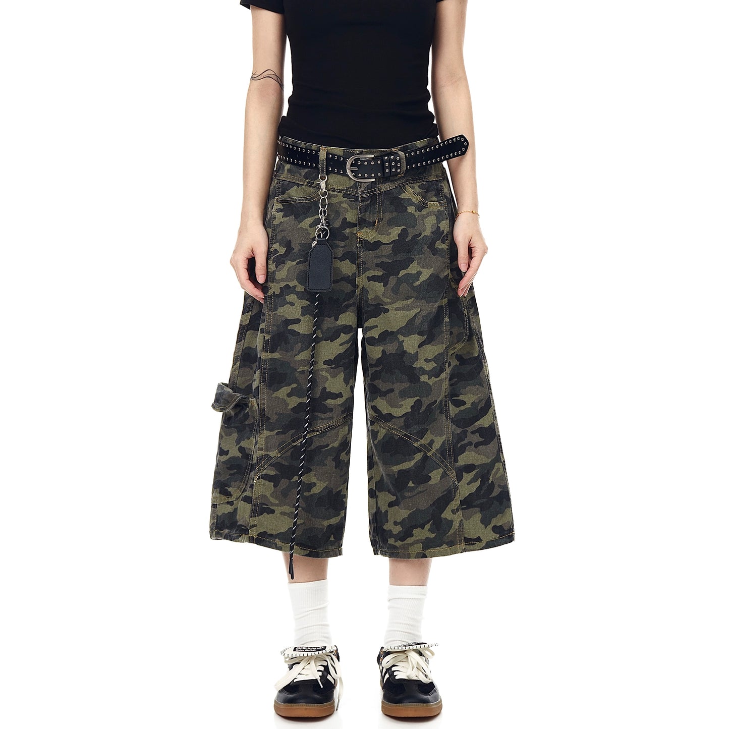 【25s Jul.】Vintage Deconstructed Topstitched Multi-pocket Short Jeans