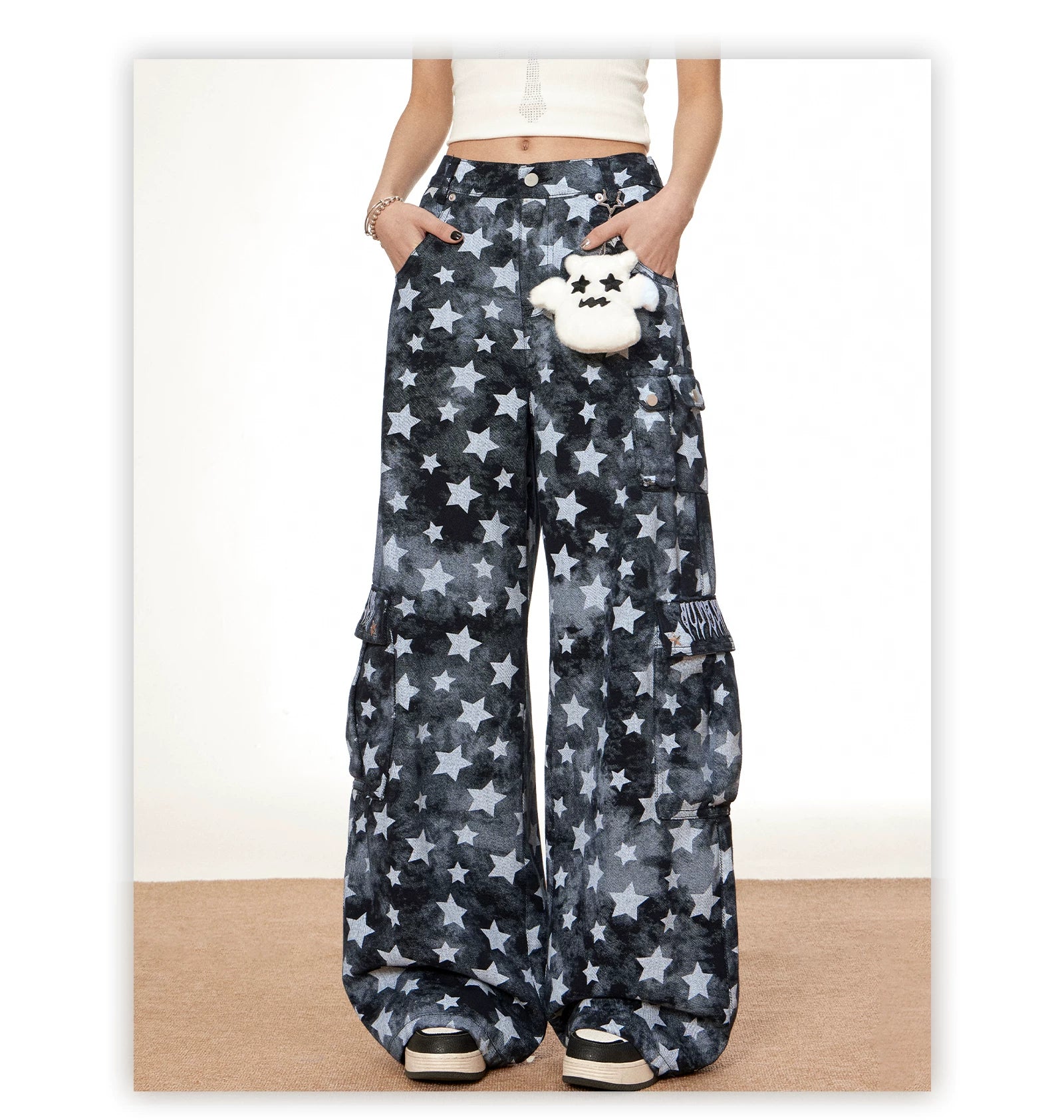 【26s May】Star Patch Distressed Camo Straight Denim Pants