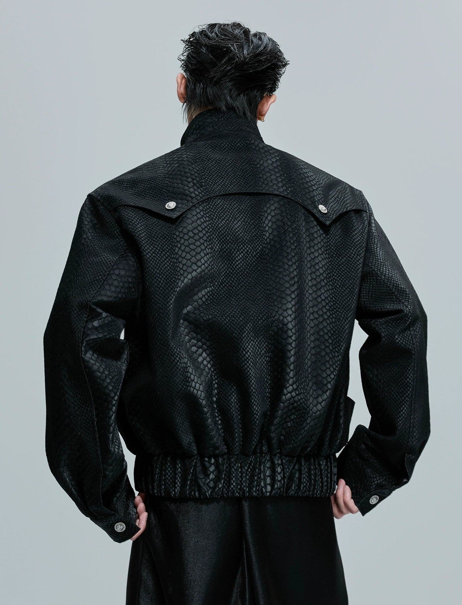 【25s Nov.】Crocodile-print Scale Cropped Leather Jacket