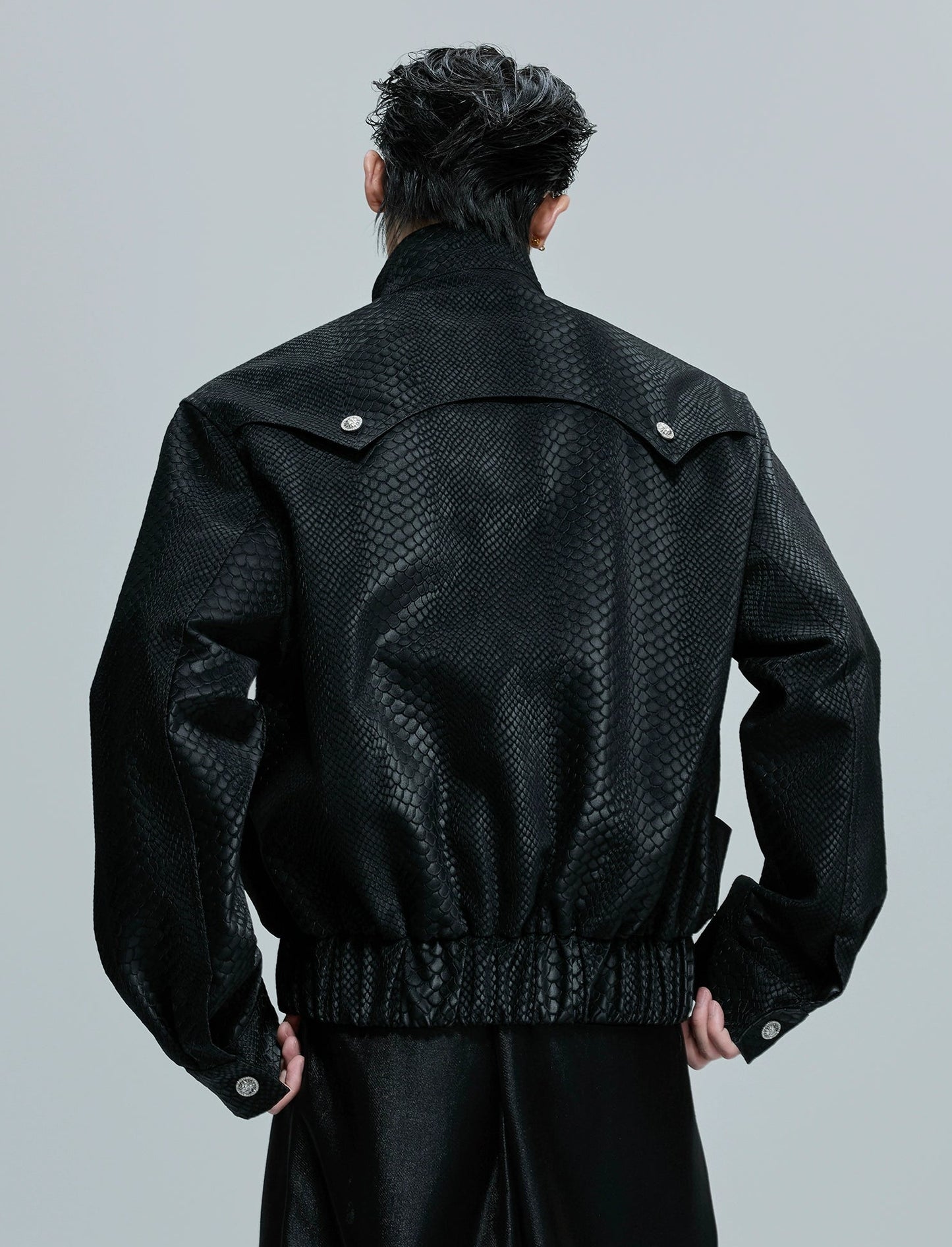 【25s Nov.】Crocodile-print Scale Cropped Leather Jacket