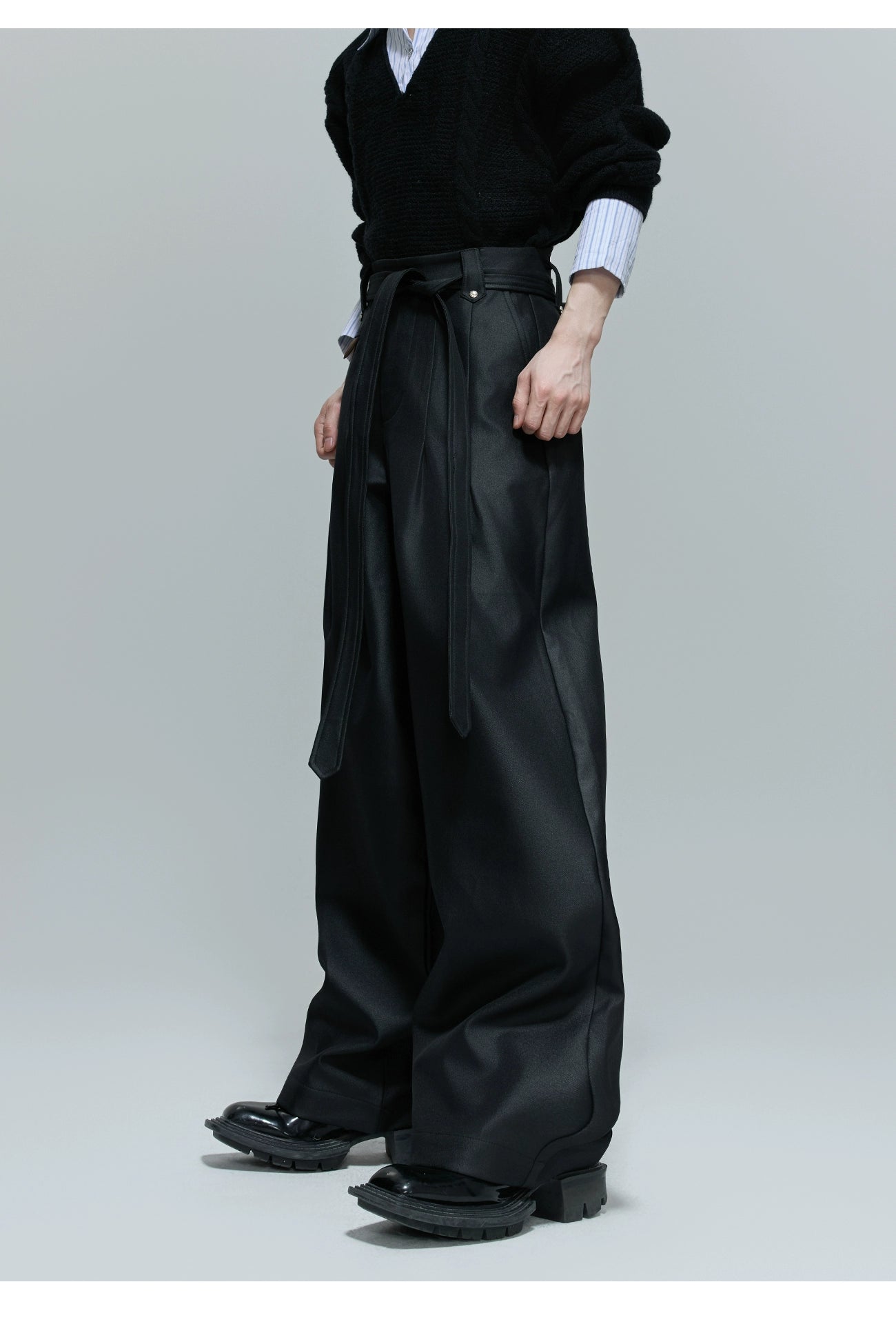 【25s Oct.】High-rise Smooth Fabric Pleated Trousers