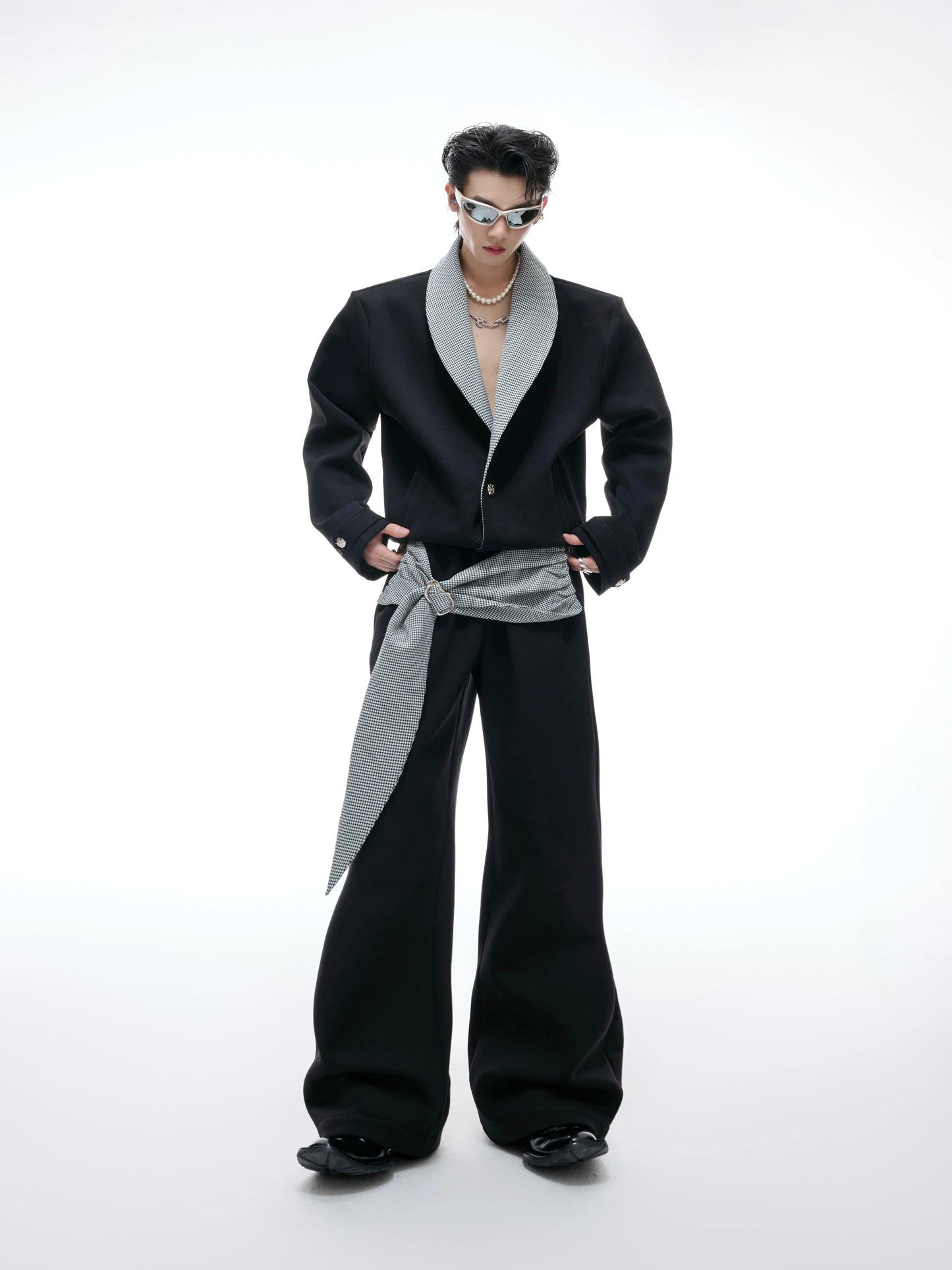 【25s Aug.】Black and White V-Neck Contrast Jacket with Drawstring Flowing Pants Set