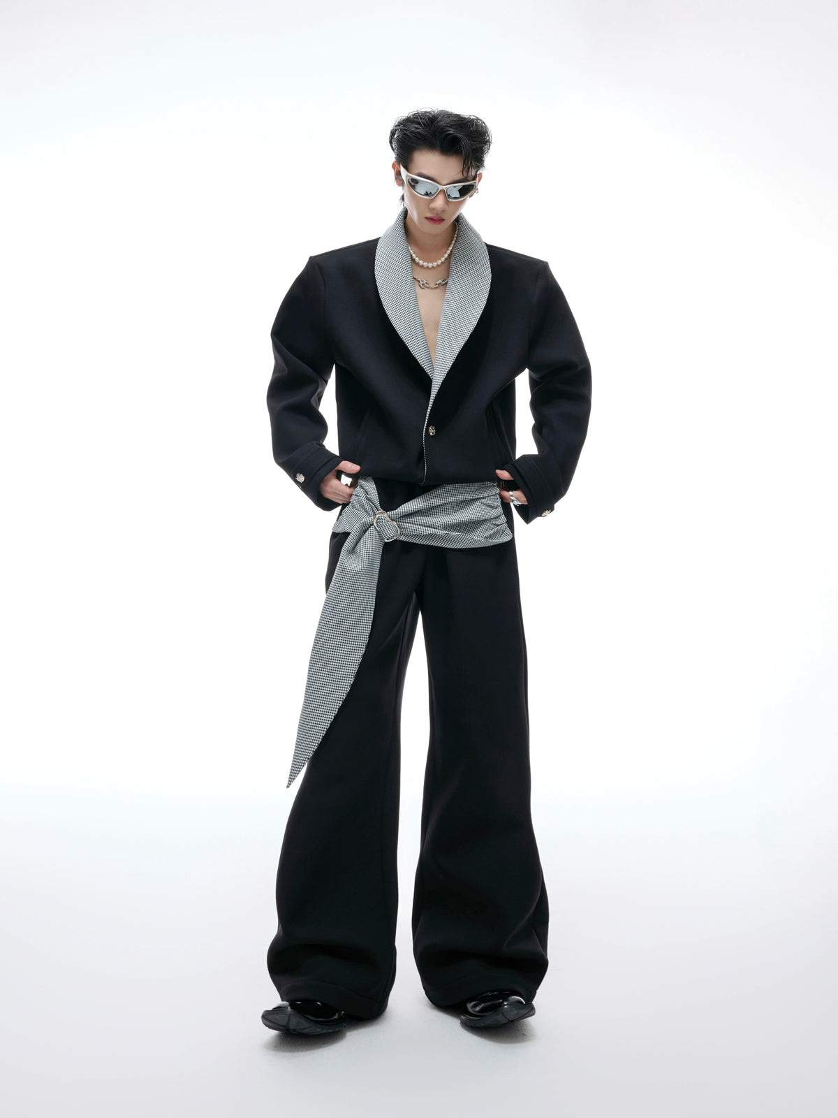 【25s Aug.】Black and White V-Neck Contrast Jacket with Drawstring Flowing Pants Set
