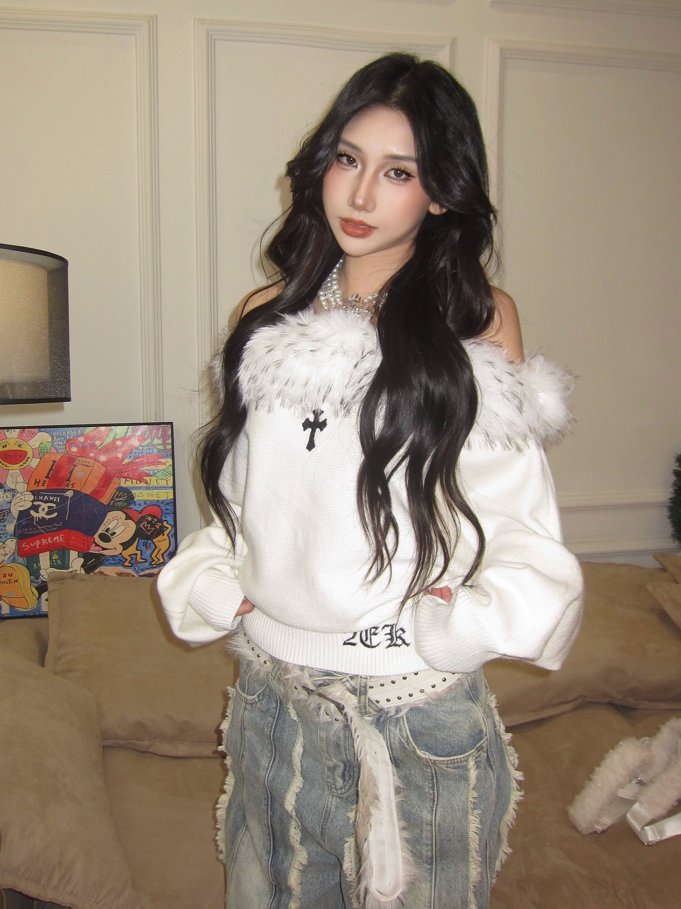 Hot Girl Fur Collar Off-shoulder Sweater
