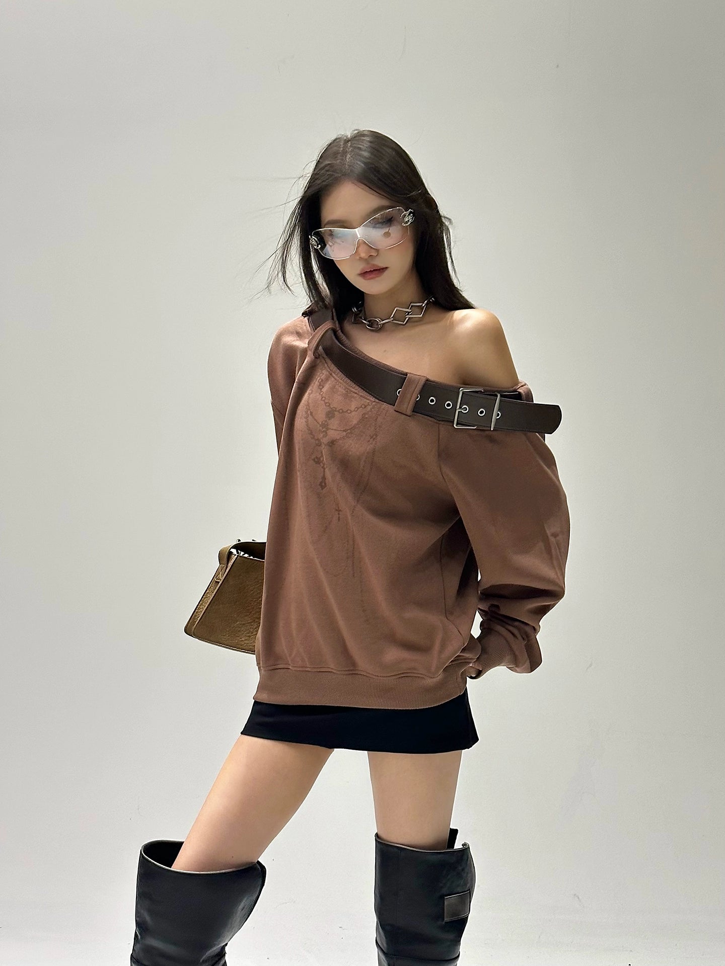 【25s Sep.】Belt with Off-shoulder Lazy Style Sweatshirt