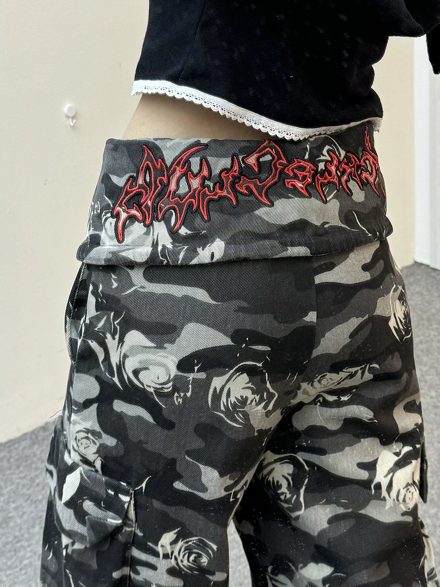 【26s Apr.】Ghost Rose Camo Cargo Pants