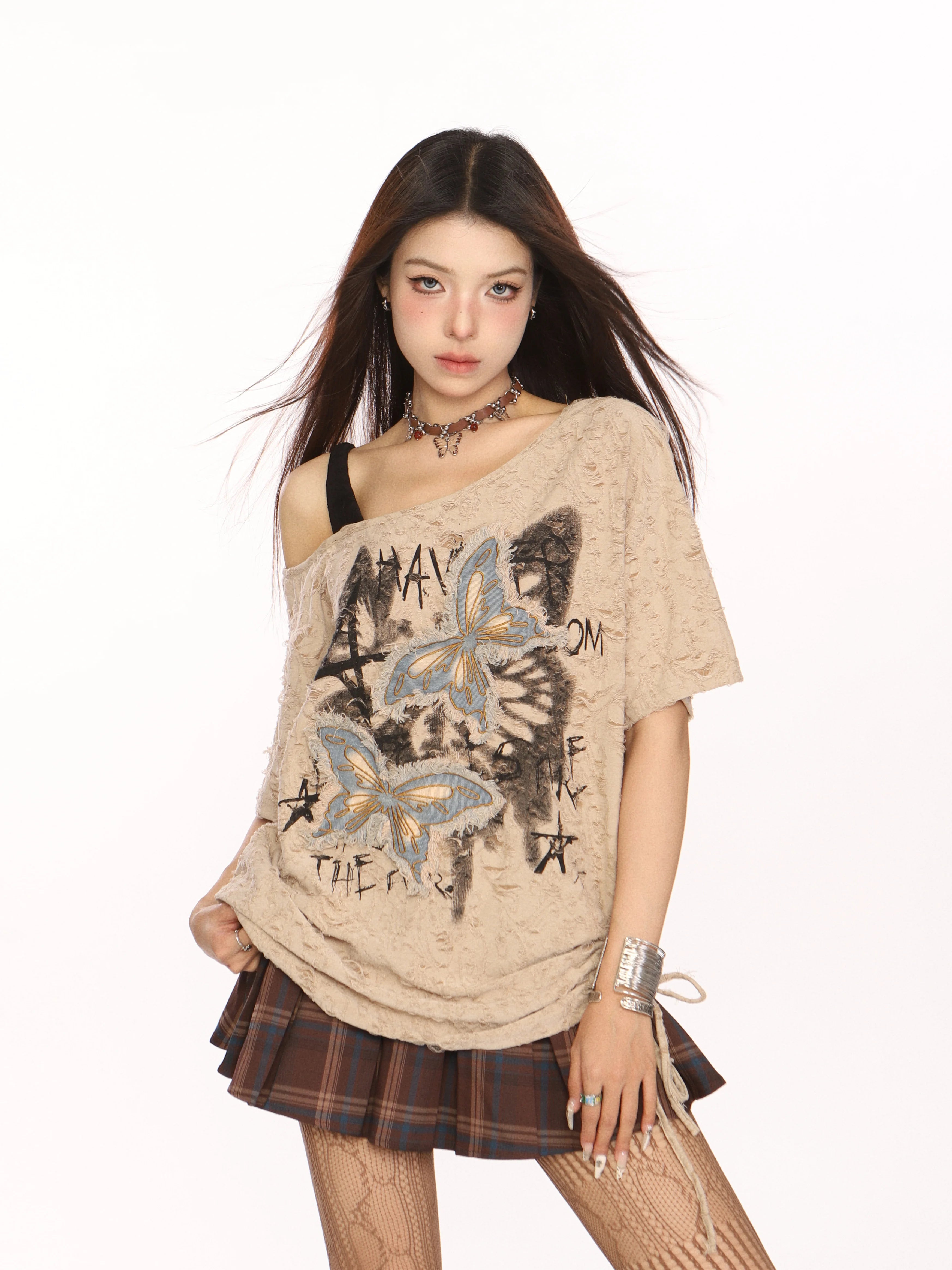 【26s May】Distressed Butterfly Patch Off-Shoulder Tee