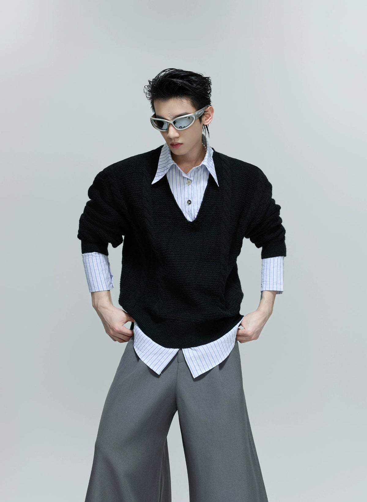 【25s Oct.】Shirt-paneled Button-down V-neck Sweater