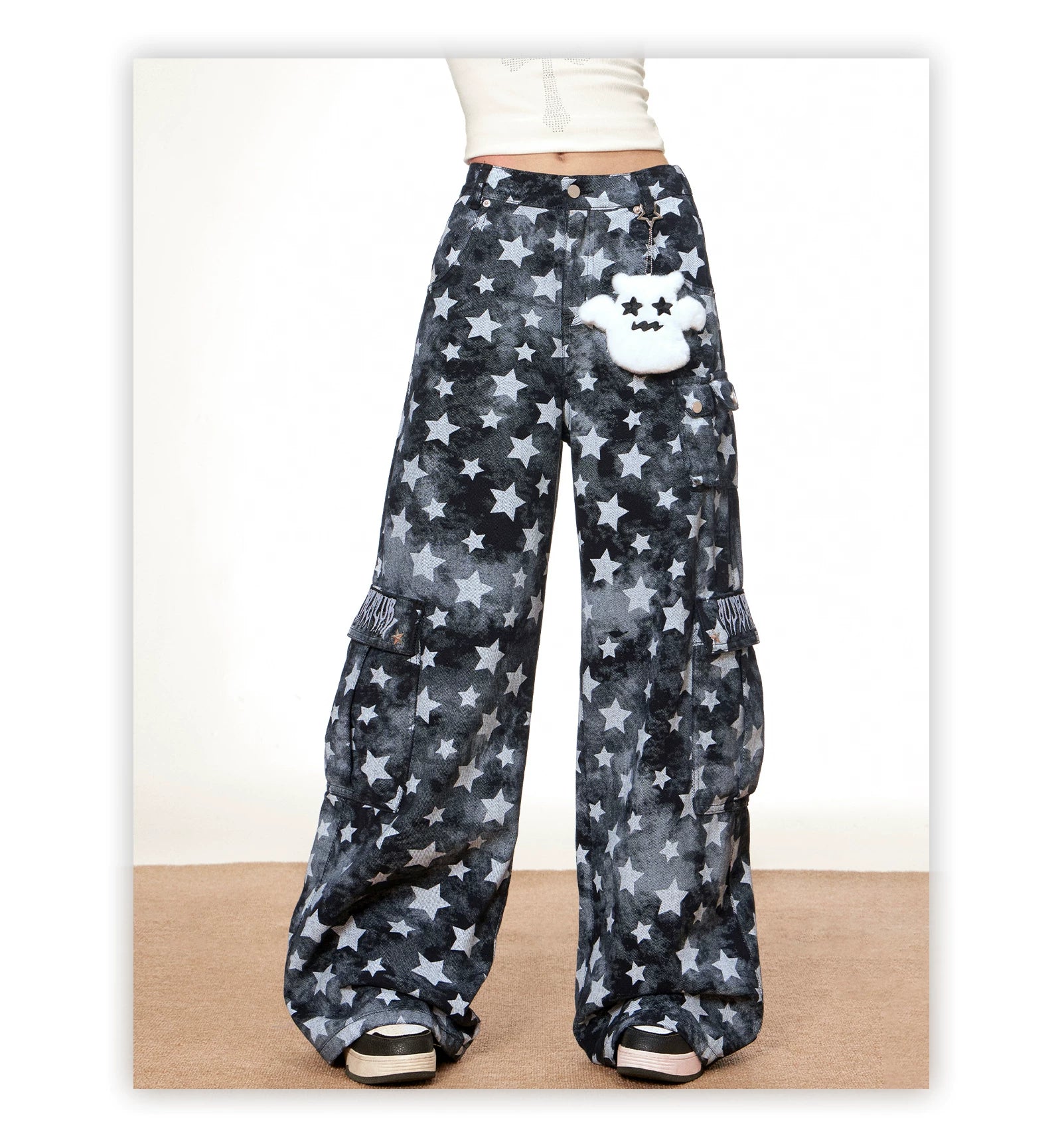 【26s May】Star Patch Distressed Camo Straight Denim Pants