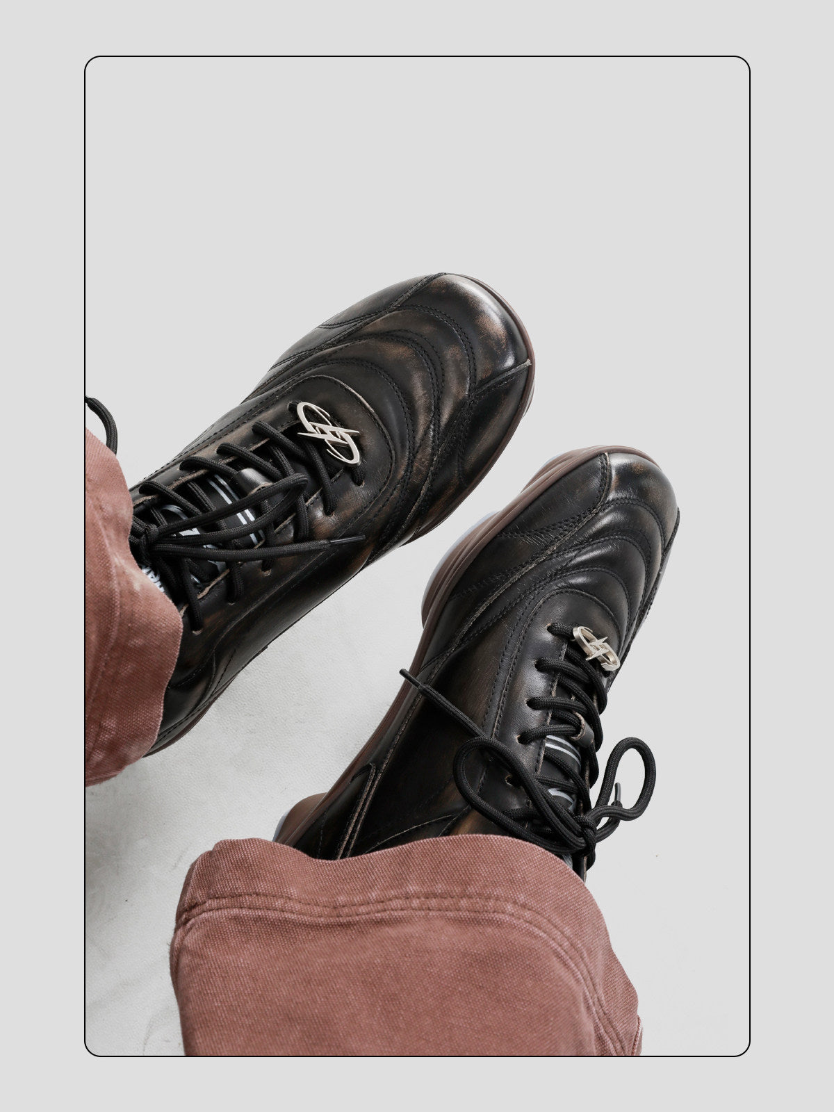 Retro-style Versatile Leather Soccer Shoes