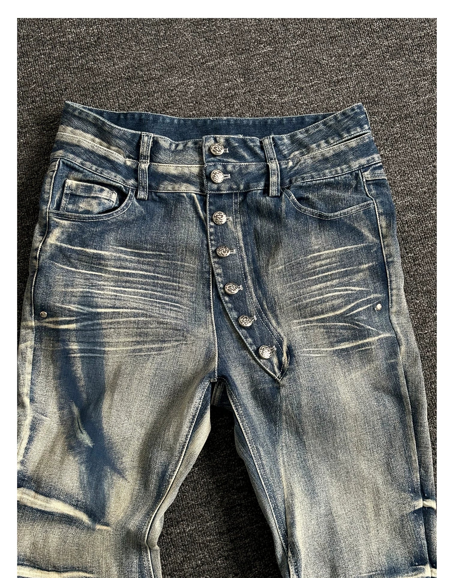 【26s Jan.】Blade-Washed Curved Fit Stretch Denim Jeans