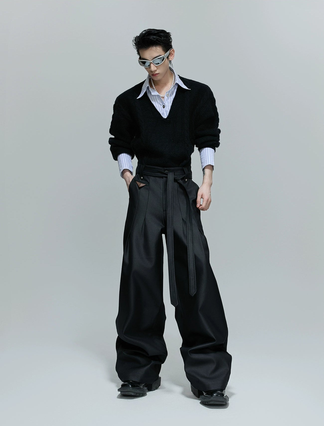 【25s Oct.】High-rise Smooth Fabric Pleated Trousers