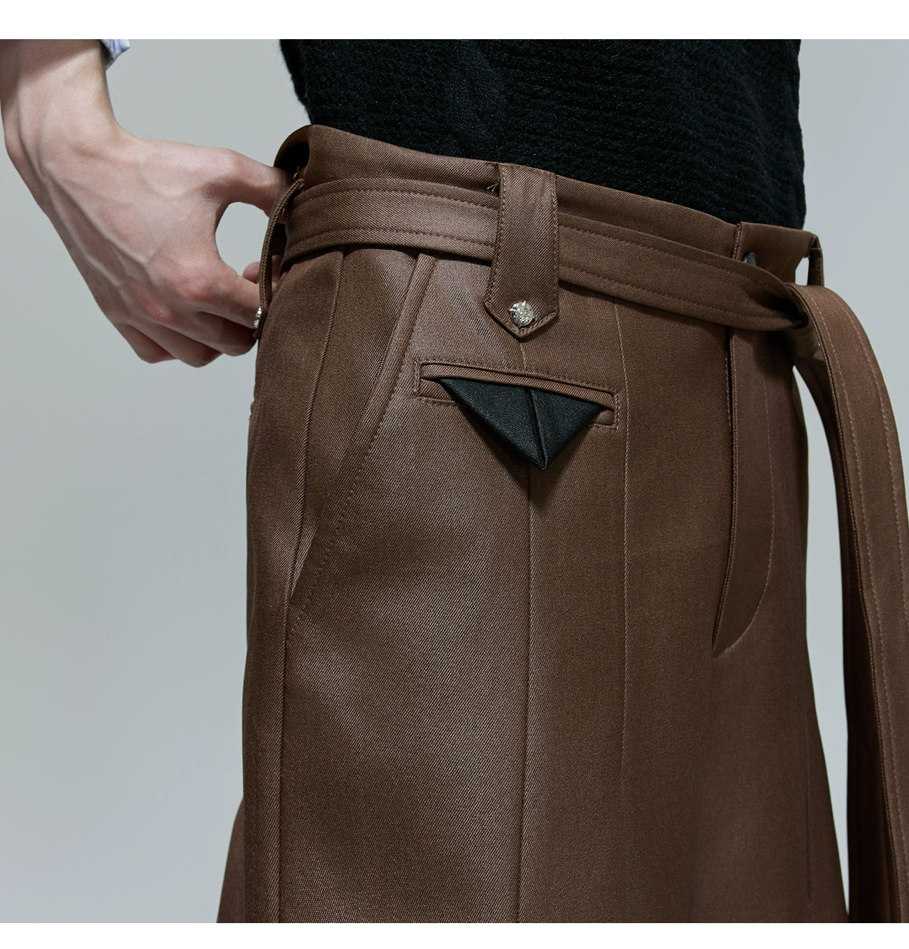 【25s Oct.】High-rise Smooth Fabric Pleated Trousers