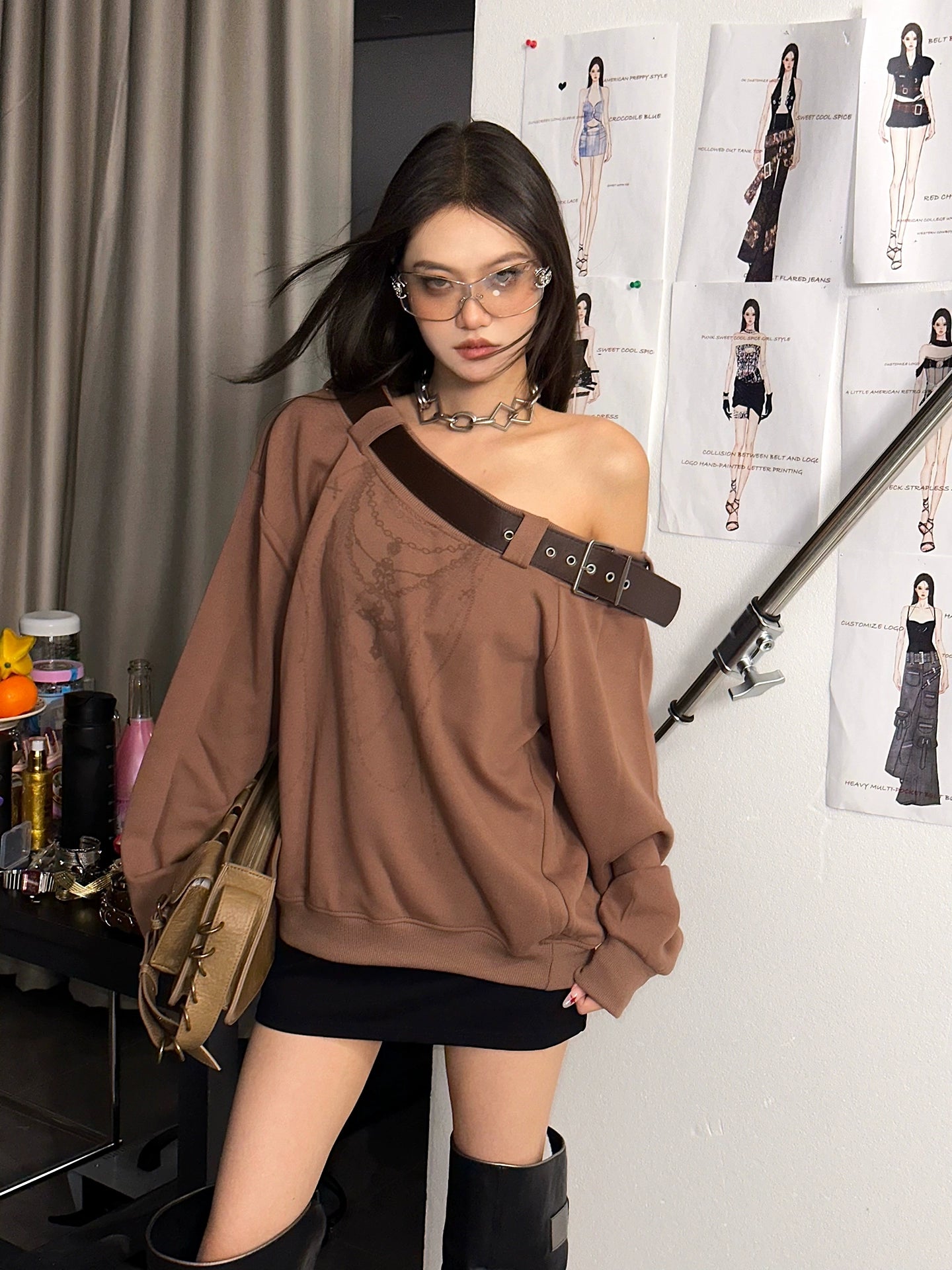 【25s Sep.】Belt with Off-shoulder Lazy Style Sweatshirt