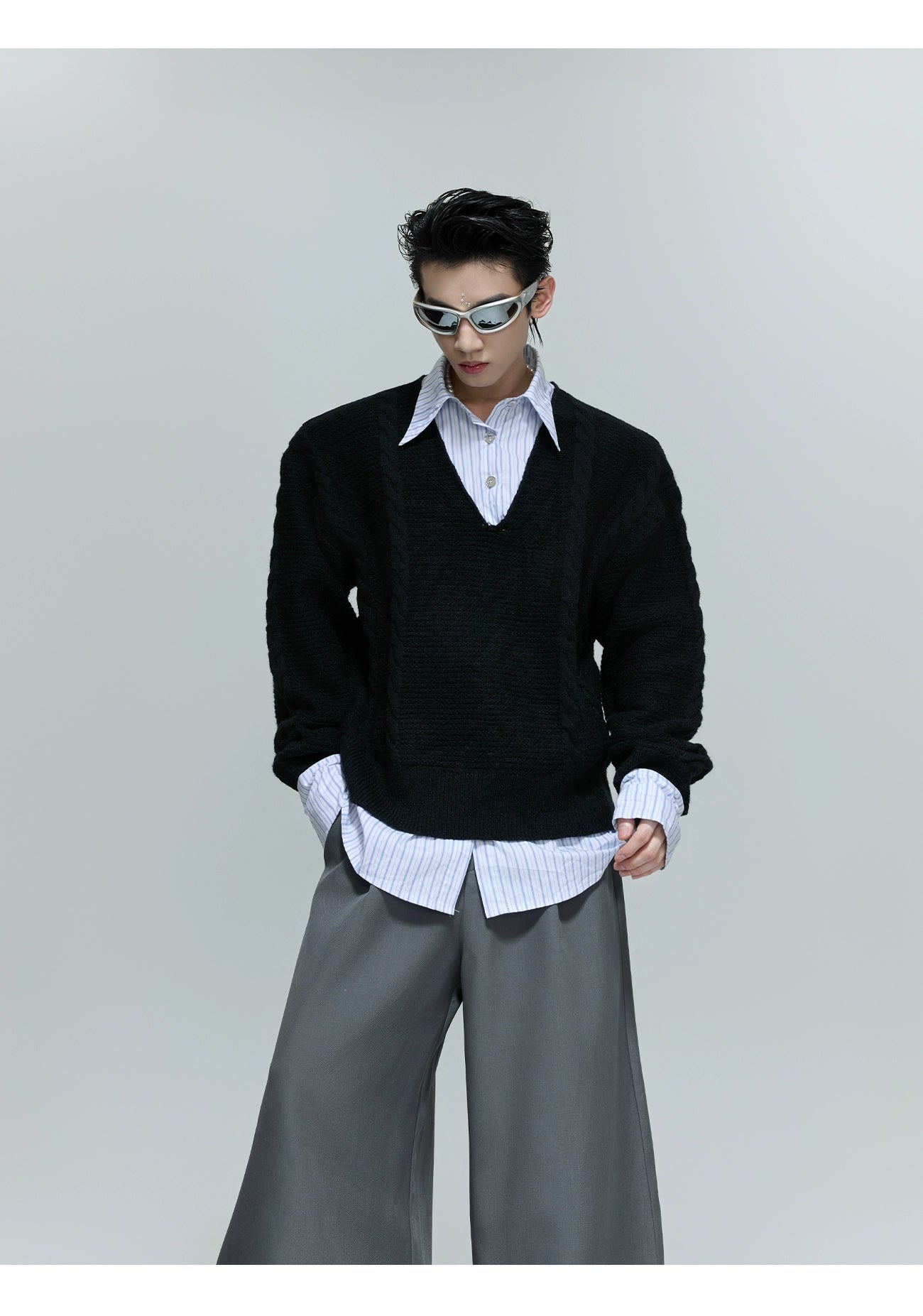 【25s Oct.】Shirt-paneled Button-down V-neck Sweater