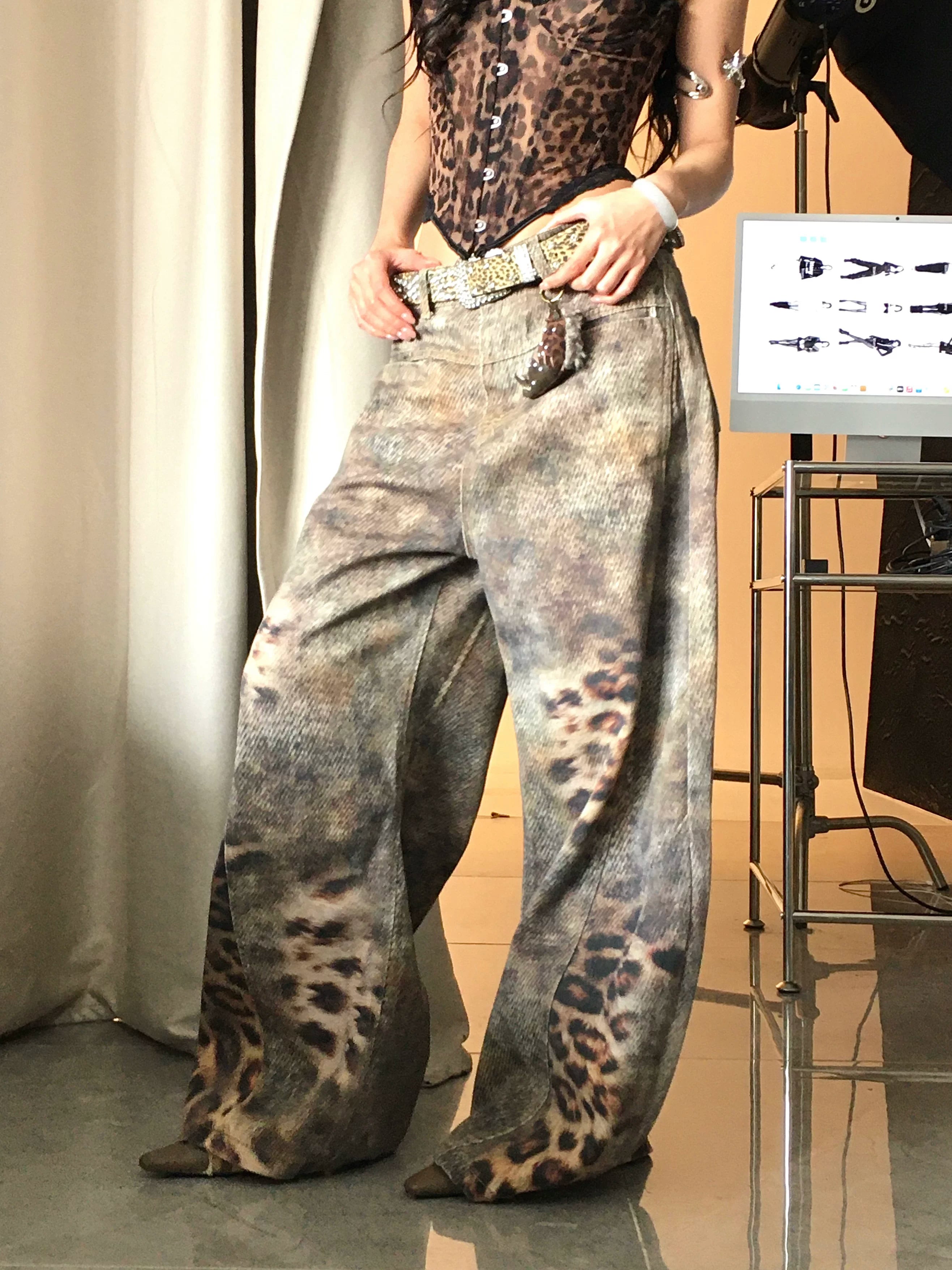【26s Mar.】Washed Leopard Wide Denim Pants