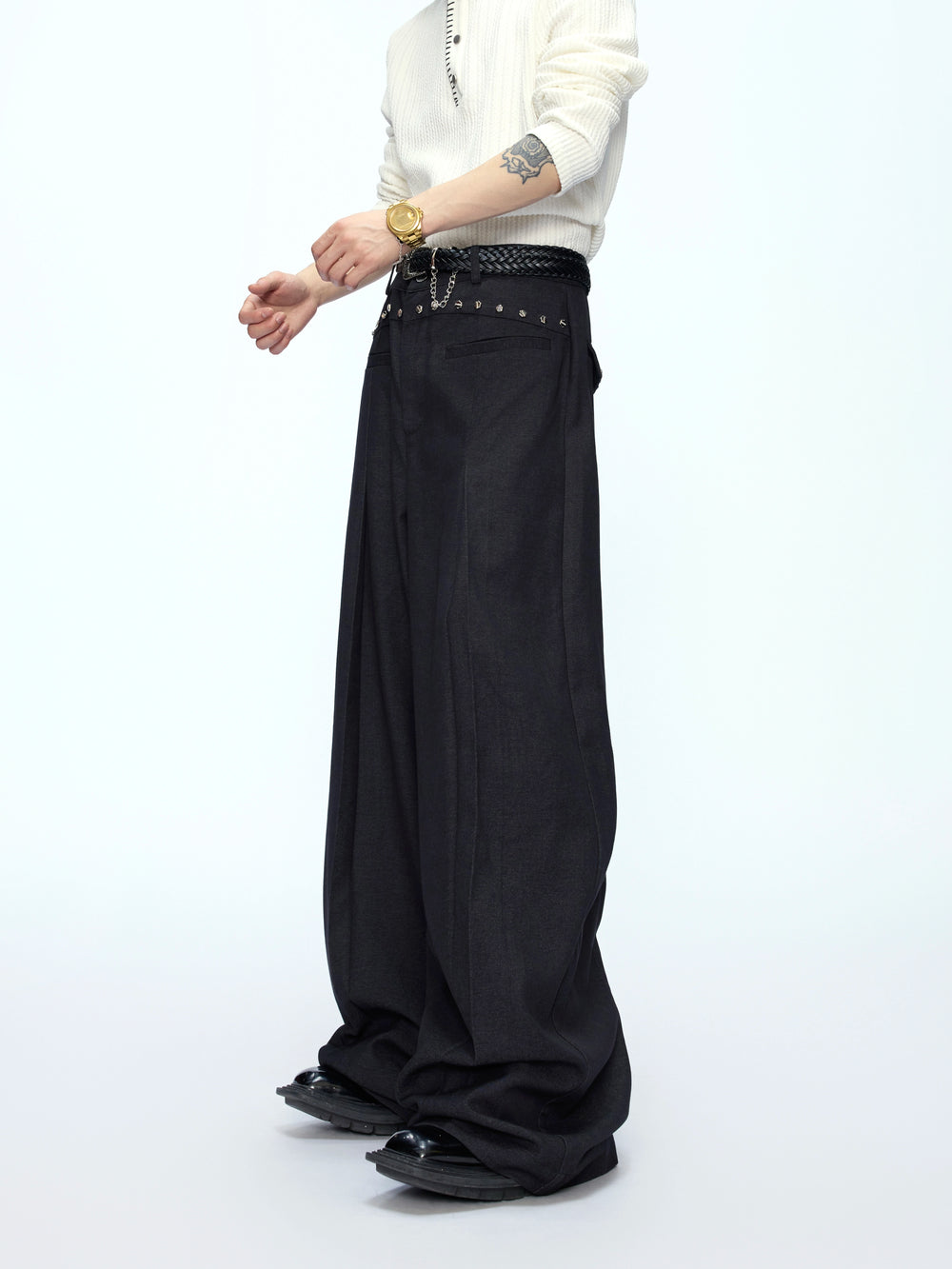 Oversized collarless layered black trousers