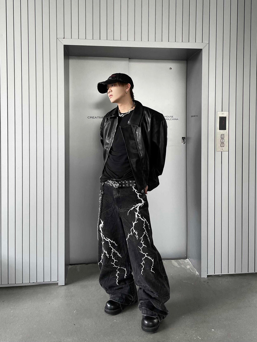 【24s Nov.】Niche Design Embroidered Lightning Loose Jeans ArtsKoreanMan