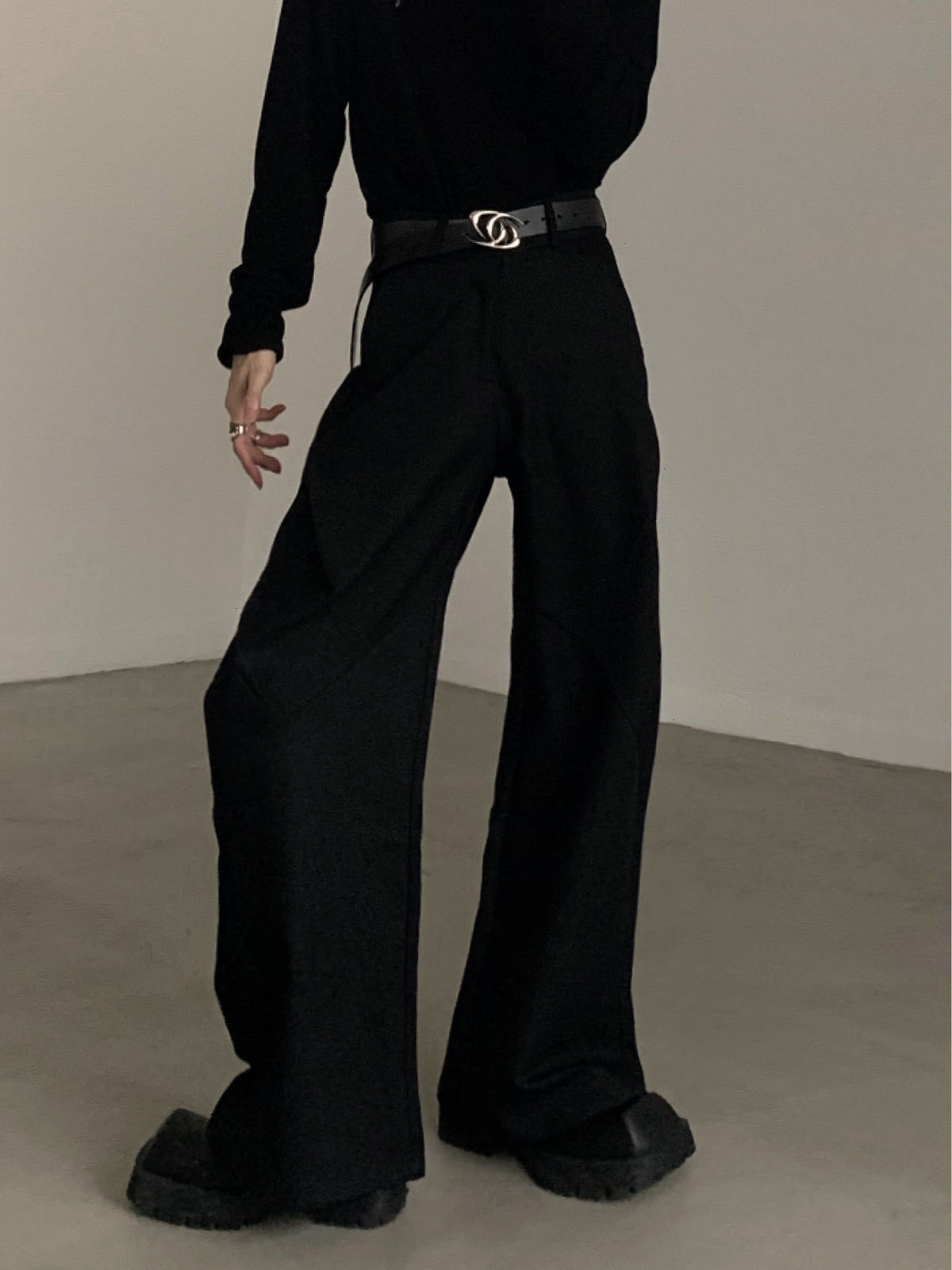 【23s November.】Deconstructed Split Pleated Baggy Trousers ArtsKoreanMan