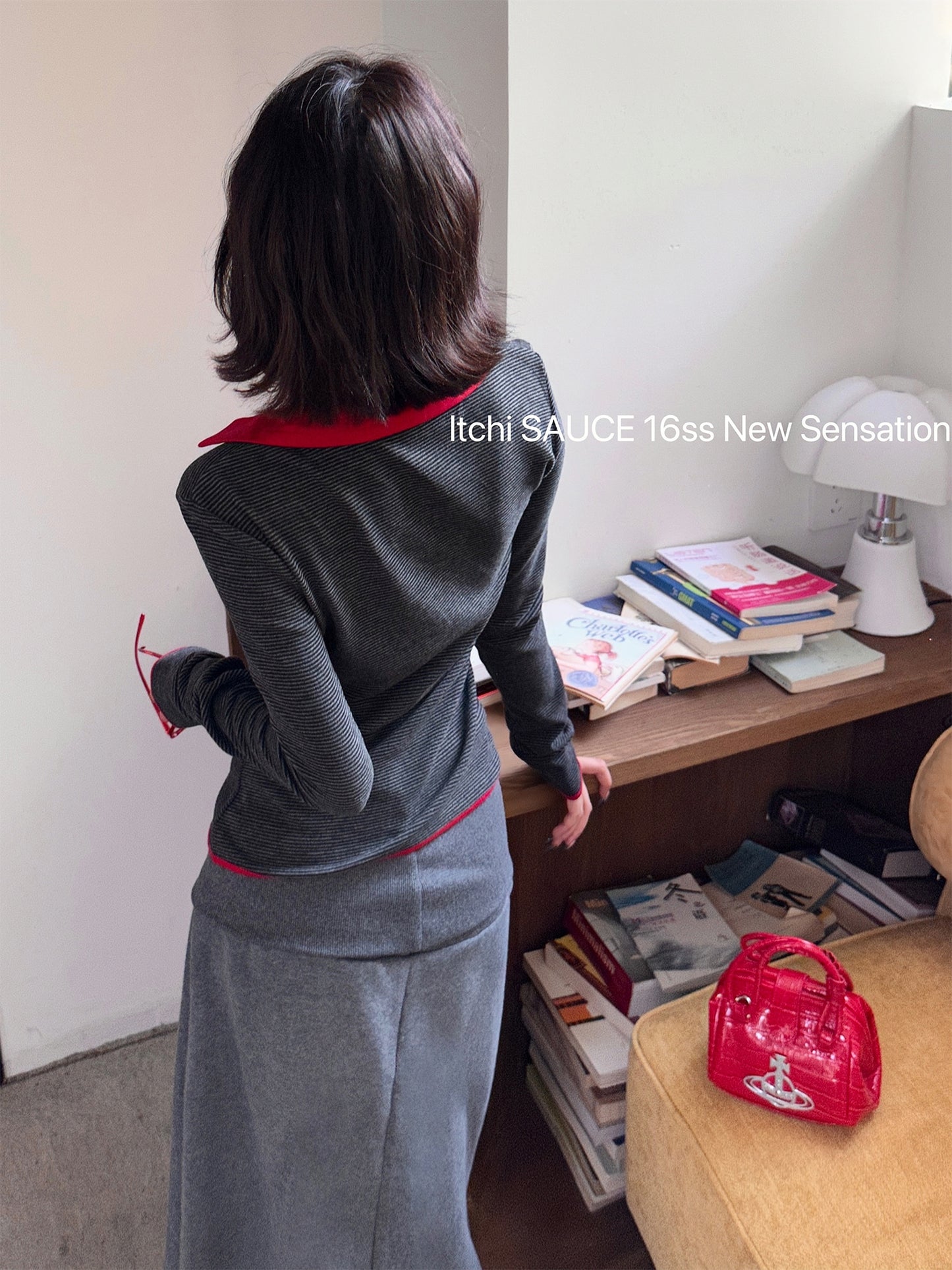 【25s Feb.】V-neck Red and Grey Contrast Striped Top