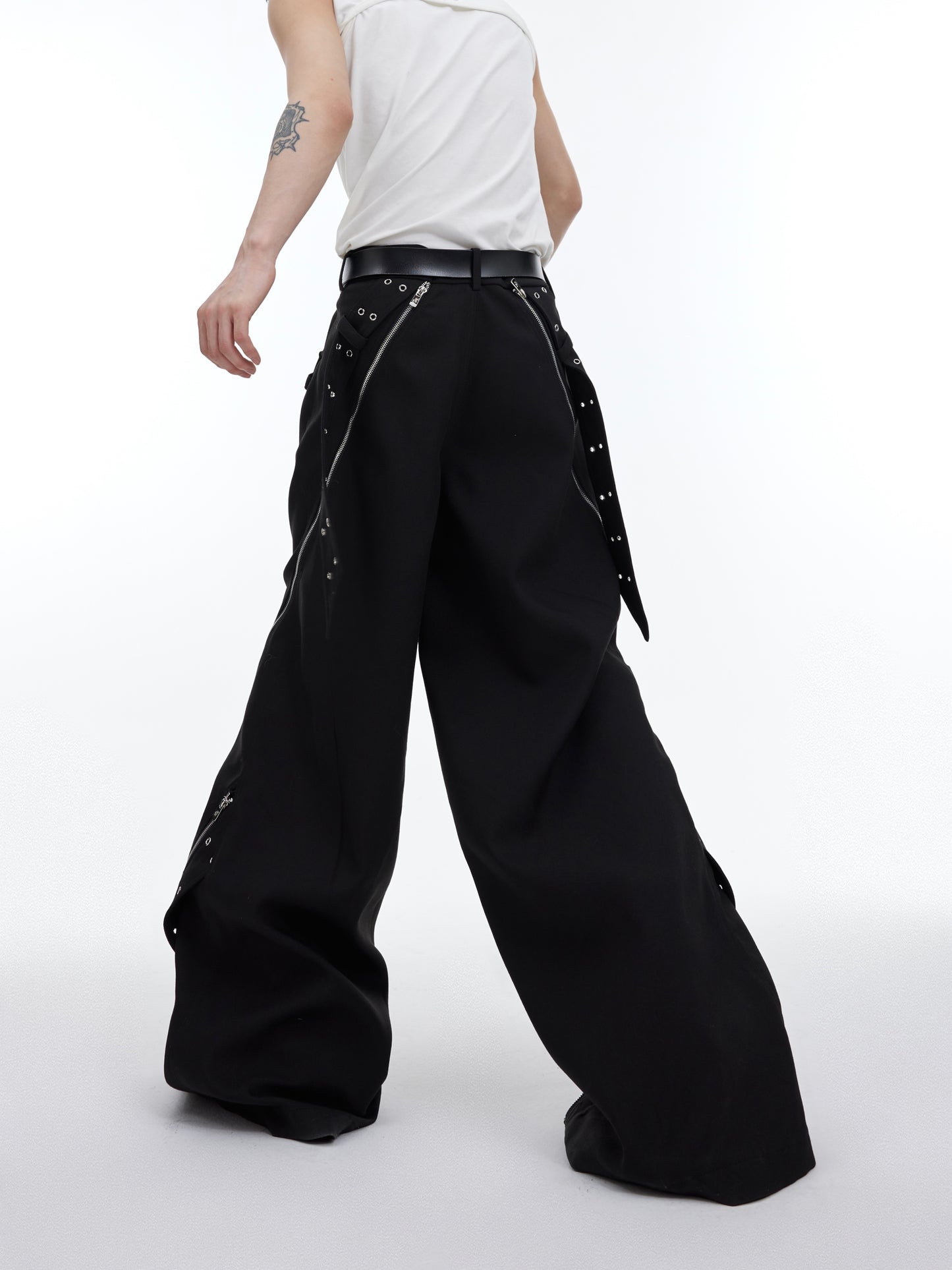 【24s January.】Deconstructed Metal Zipper Ripped Pants