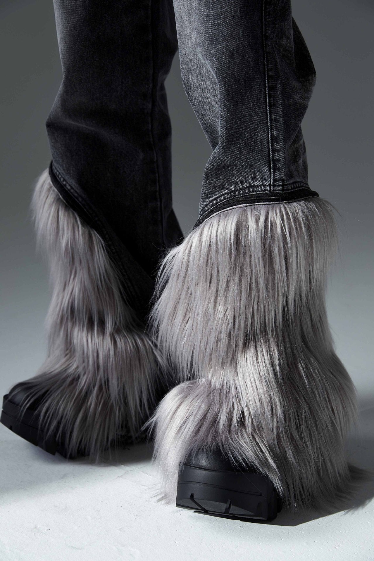 【24s January.】High Street Washed Distressed Furry Jeans