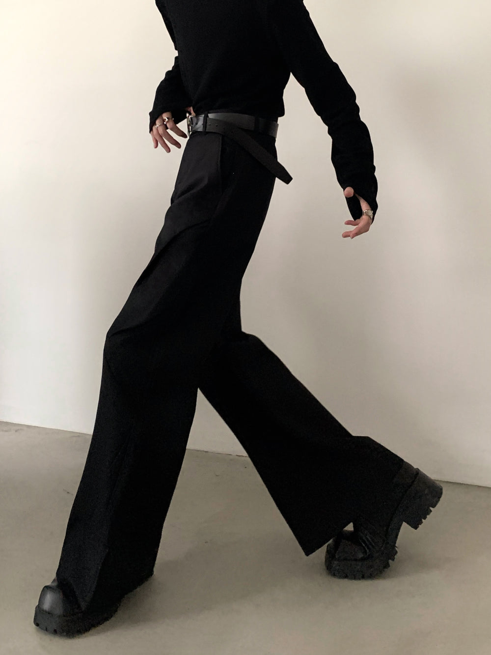 【23s November.】Deconstructed Split Pleated Baggy Trousers ArtsKoreanMan