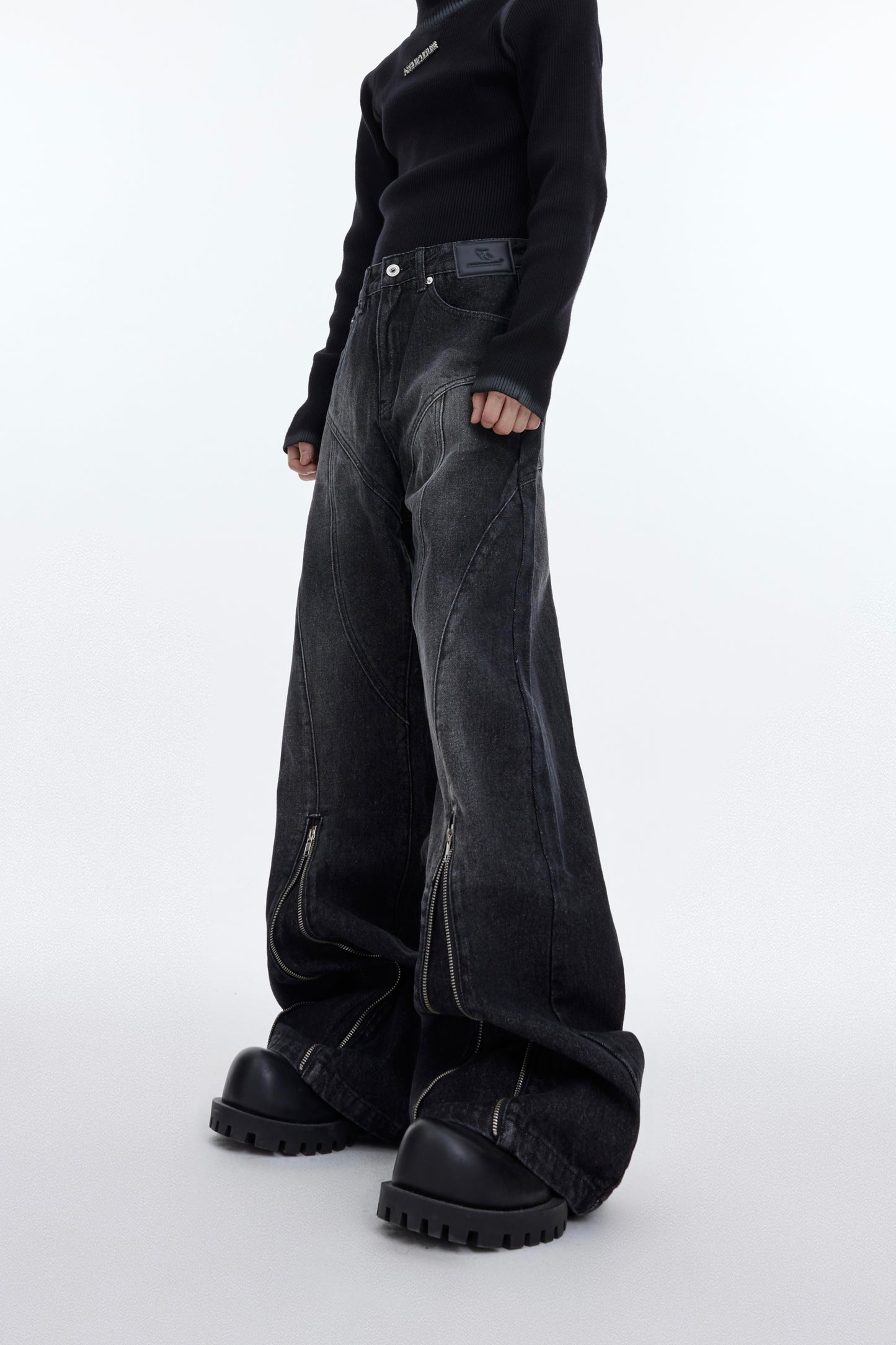 【23s November.】Washed Distressed Structured Line Jeans