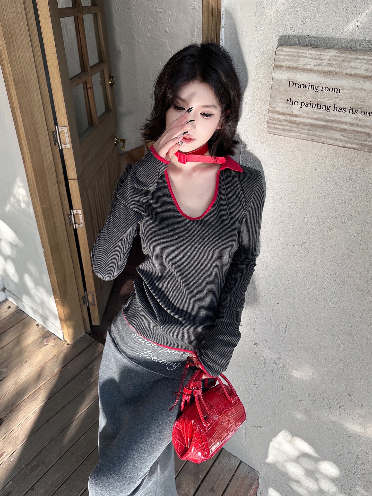 【25s Feb.】V-neck Red and Grey Contrast Striped Top