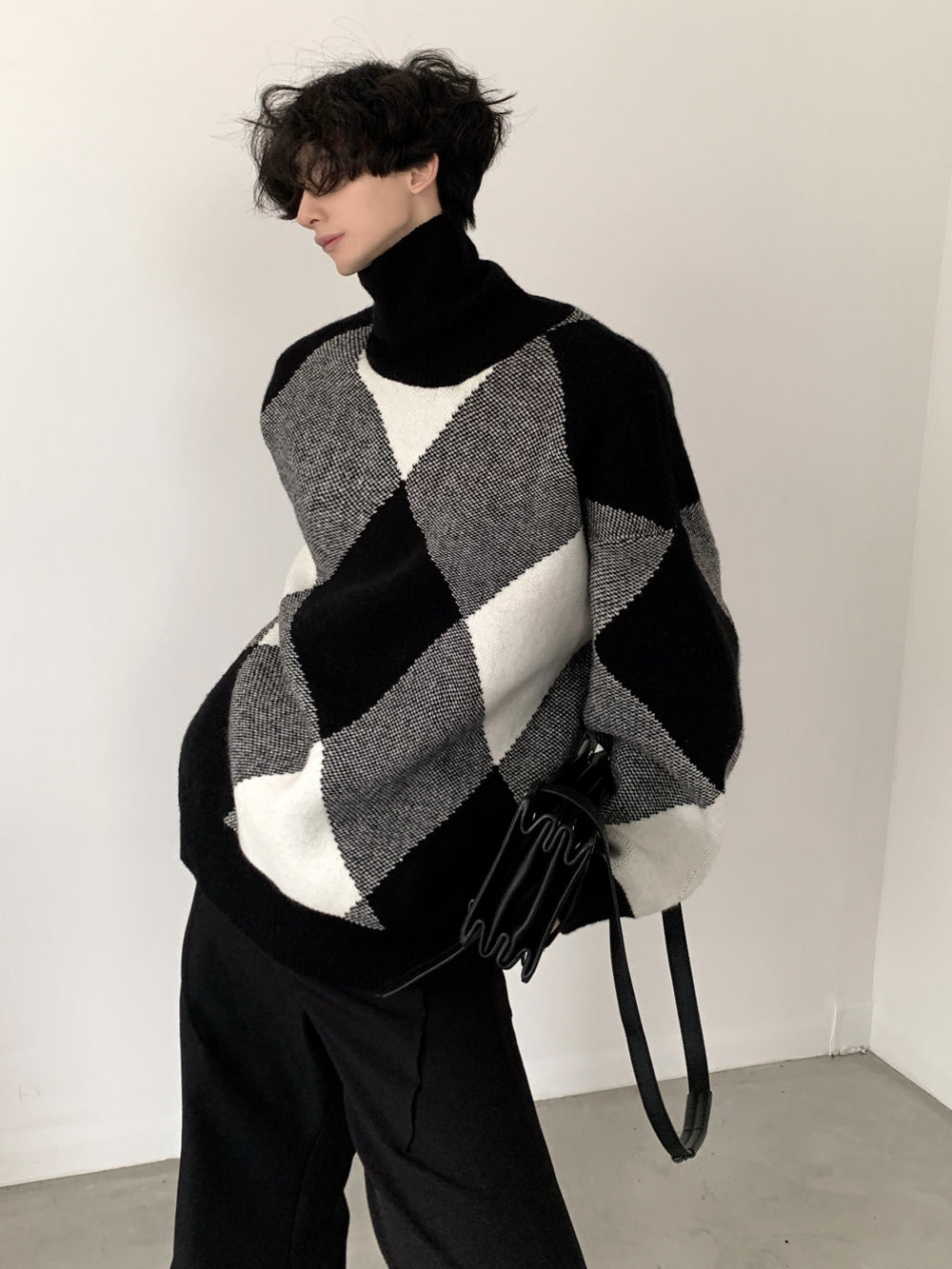 【23s November.】Black and White High-end Design Turtleneck Sweater ArtsKoreanMan