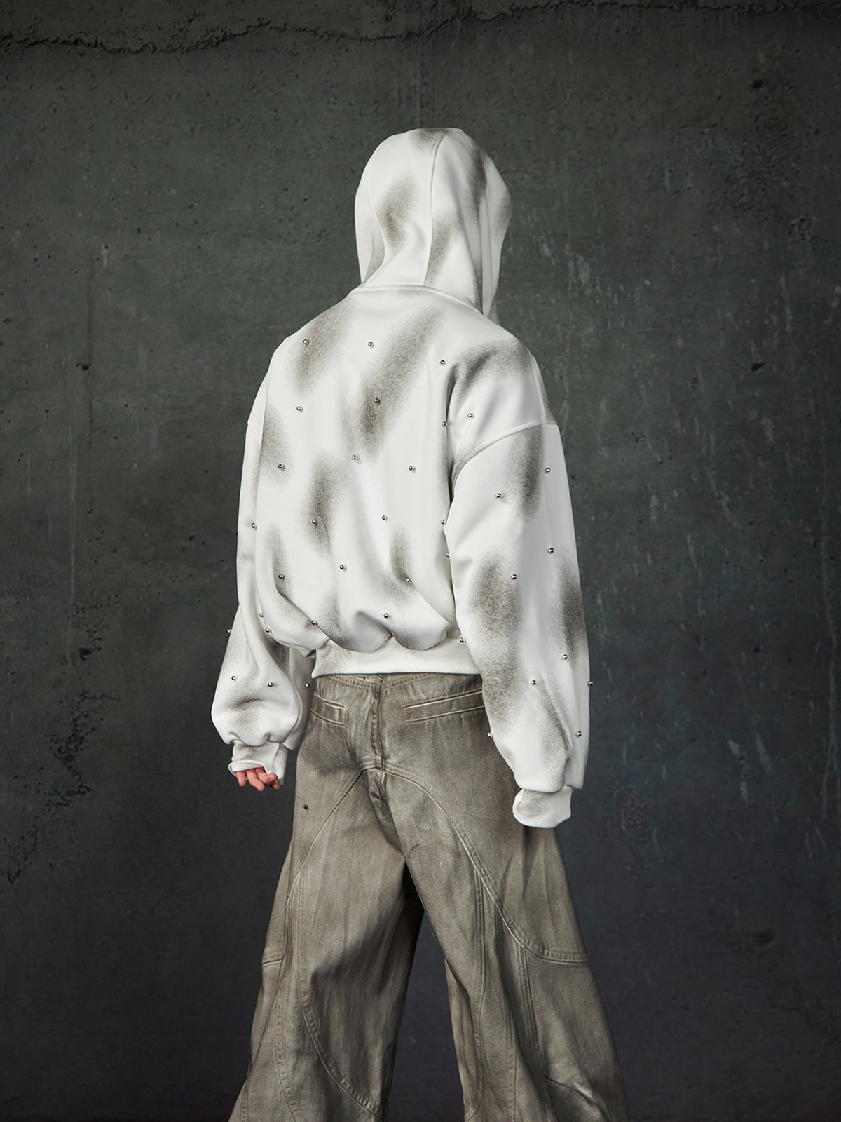 【25s Mar.】Pearl Embellished Spray-painted Hooded Jacket