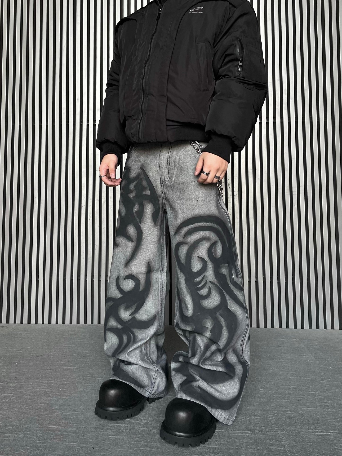 【25s Jan.】Niche Graffiti Design Straight Loose Jeans