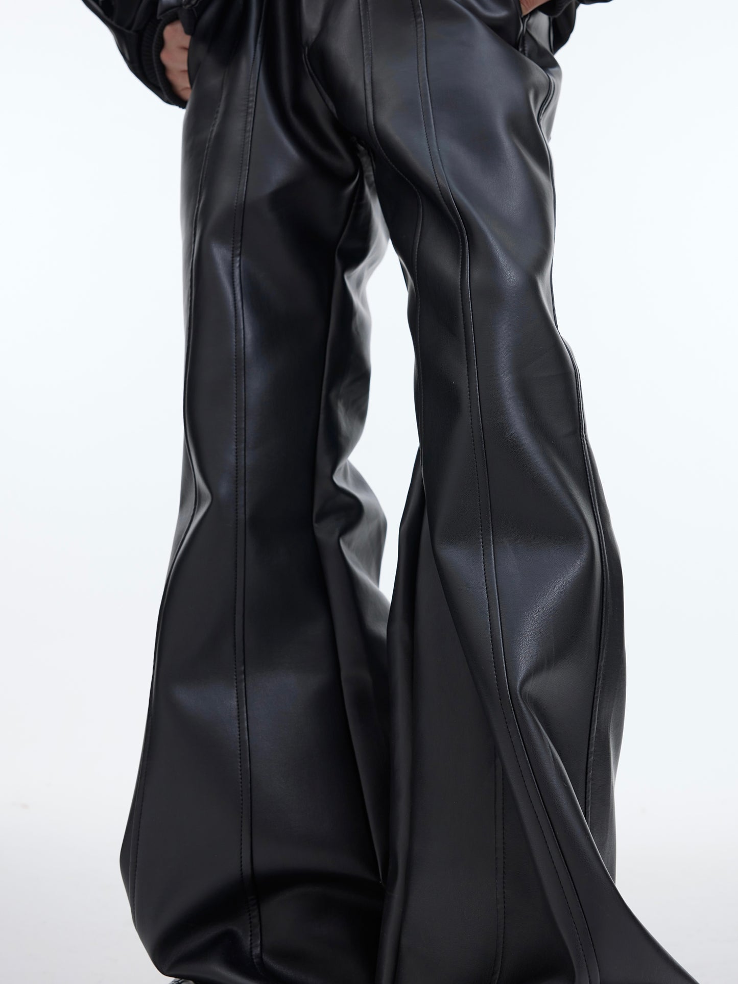 【23s December.】Deconstructed Slim-fit Slightly Flared Leather Pants
