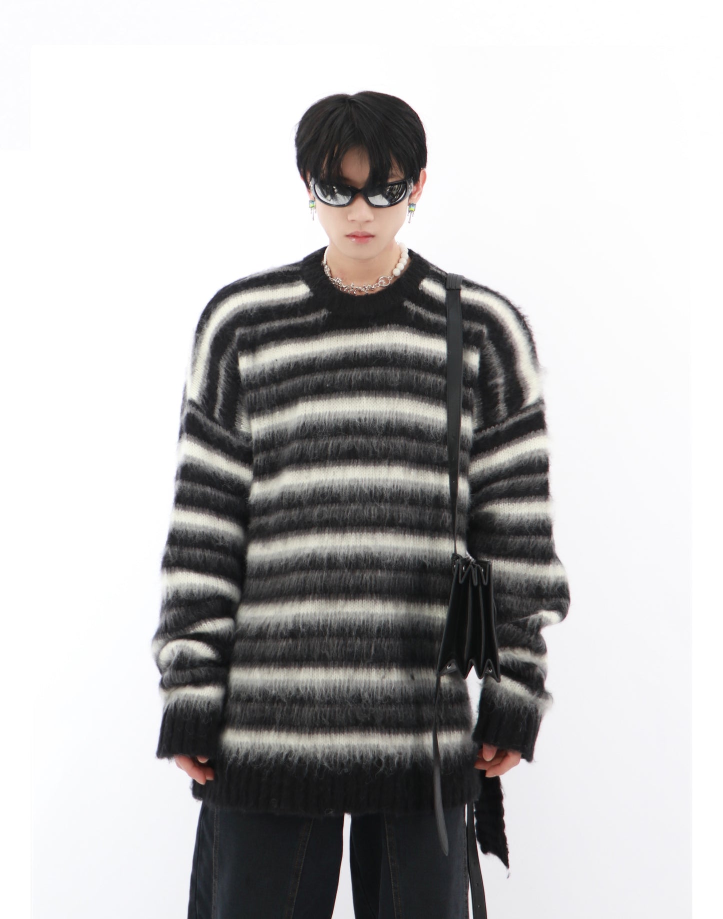 Black and White Striped Crew Neck Sweater ArtsKoreanMan