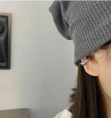 C-Shaped Earrings Clip ArtsKoreanMan