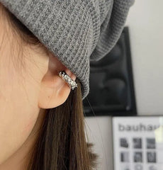 C-Shaped Earrings Clip ArtsKoreanMan