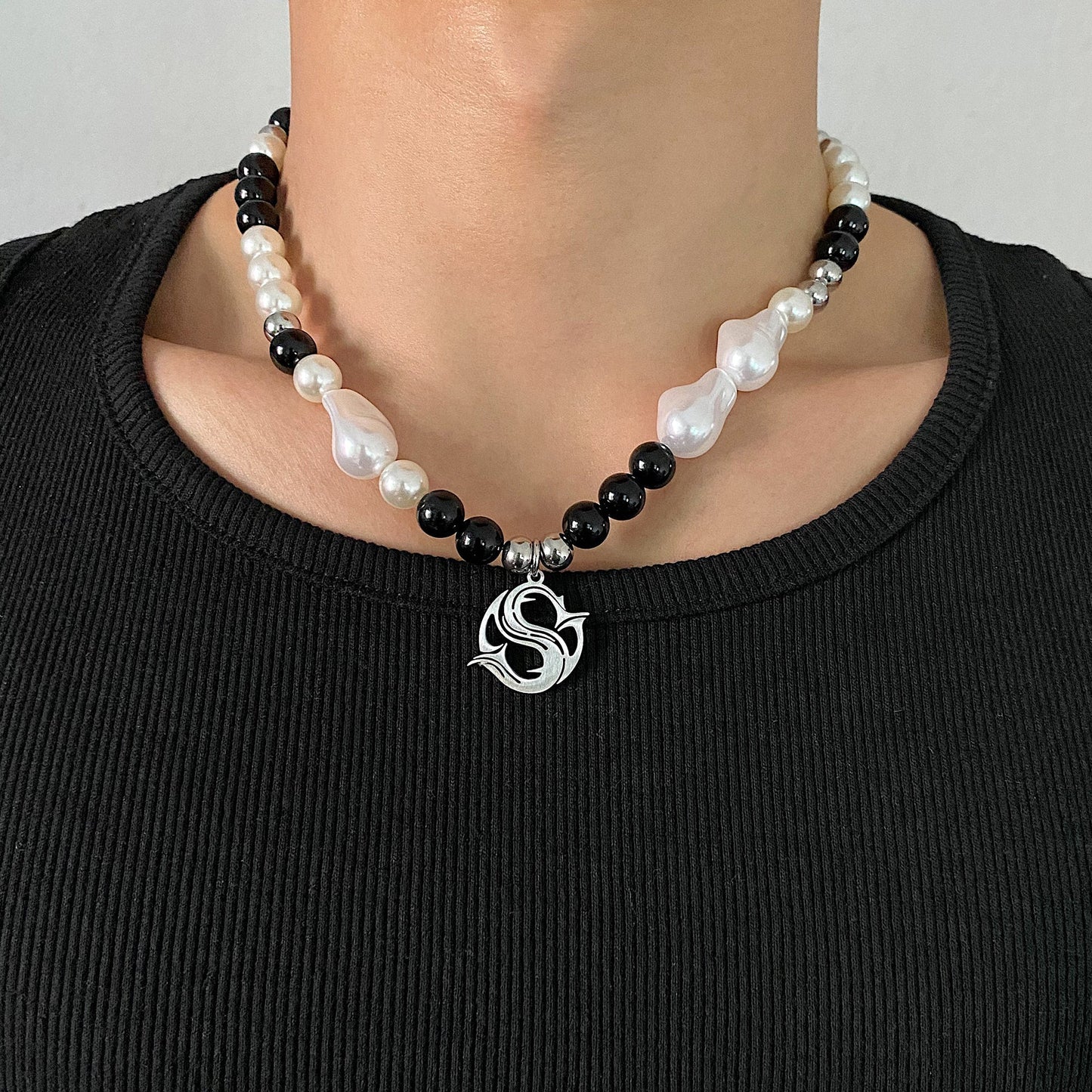 Pearl Stitching Necklace
