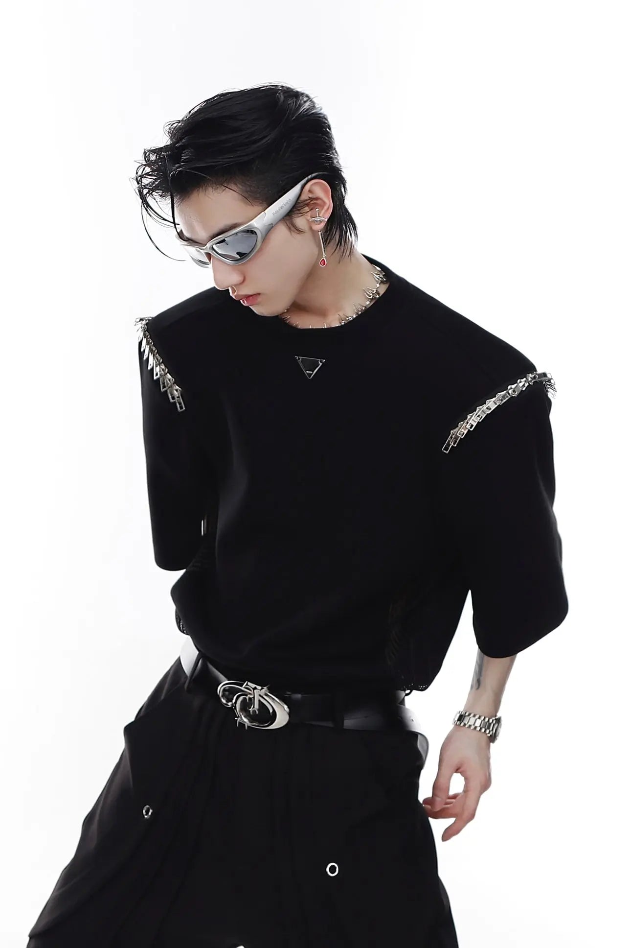 Urban Chic: Shoulder Pad Multi-zip T-shirt – ArtsKoreanMan