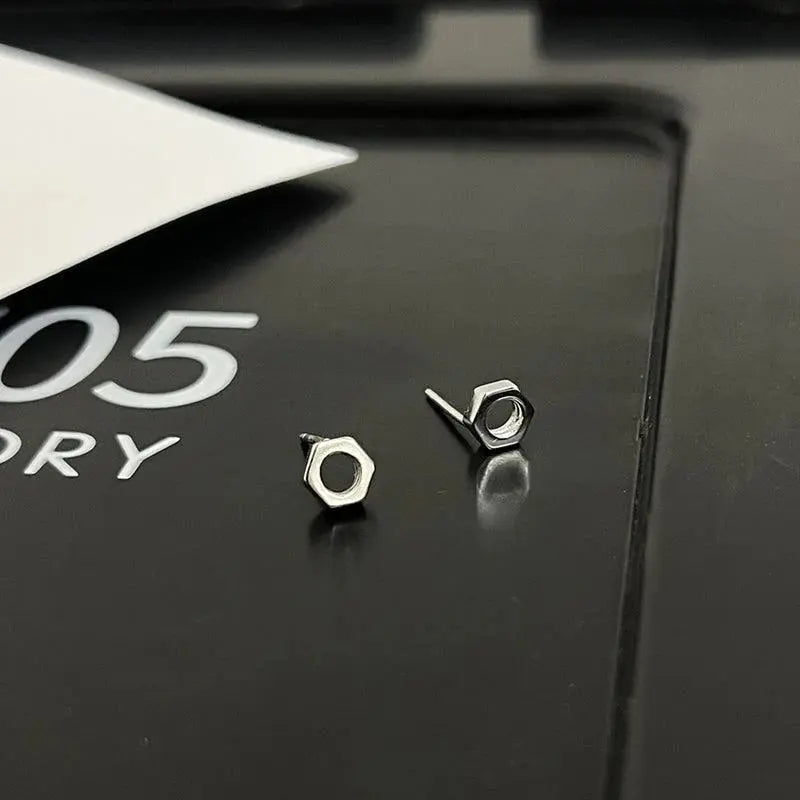 Screw Shape Stud Earrings ArtsKoreanMan